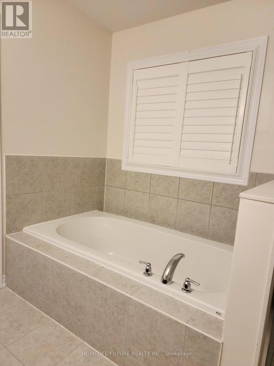 2426 Hibiscus Drive, Pickering, Ontario  L1X 0G7 - Photo 10 - E12751534