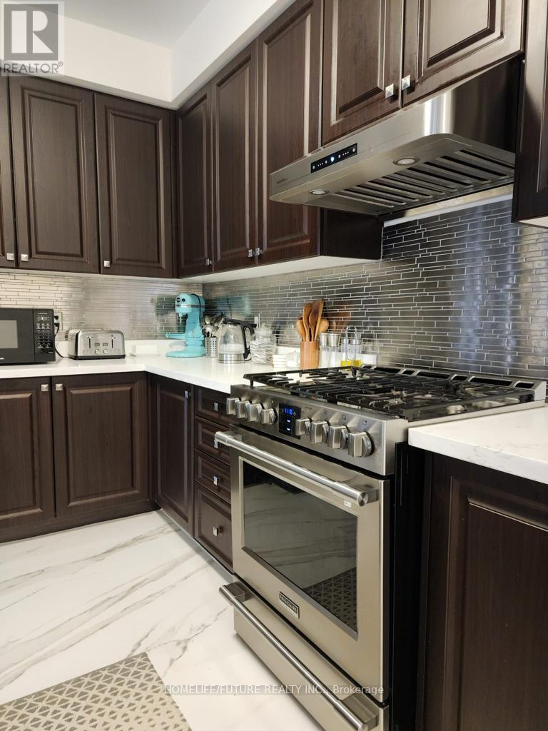 2426 Hibiscus Drive, Pickering, Ontario  L1X 0G7 - Photo 3 - E12751534