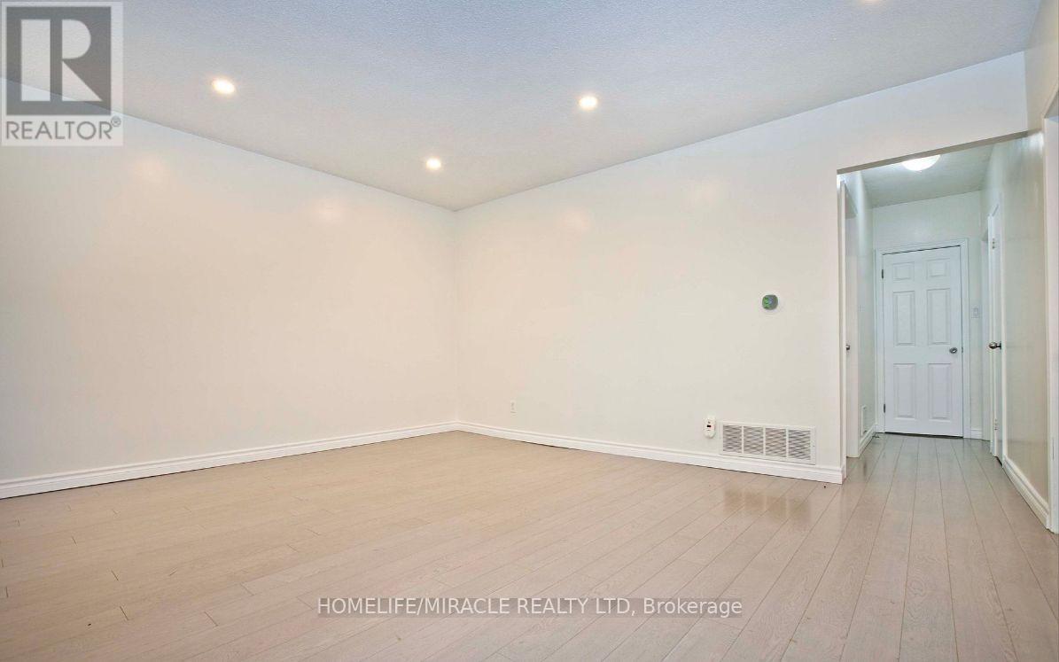 49 Thorncroft Crescent, Ajax, Ontario  L1S 2S1 - Photo 6 - E12751544