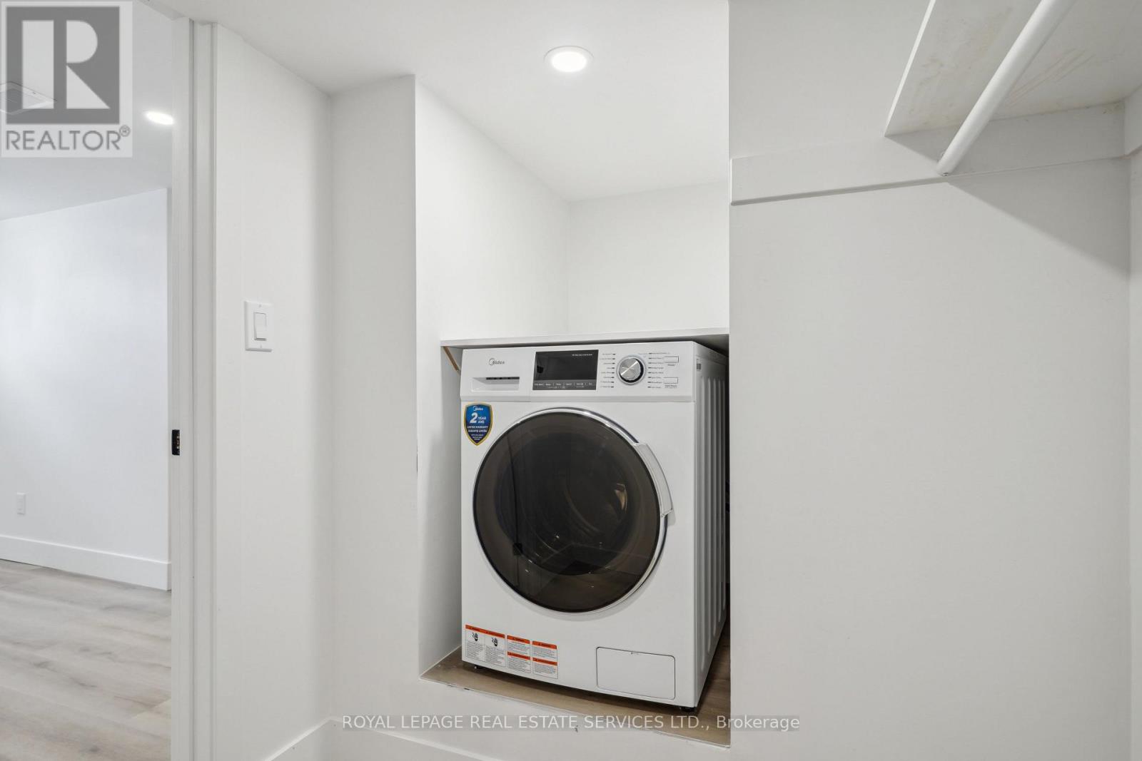 Suite B - 1 Yorkview Drive, Toronto, Ontario  M8Z 2E7 - Photo 14 - W12751454