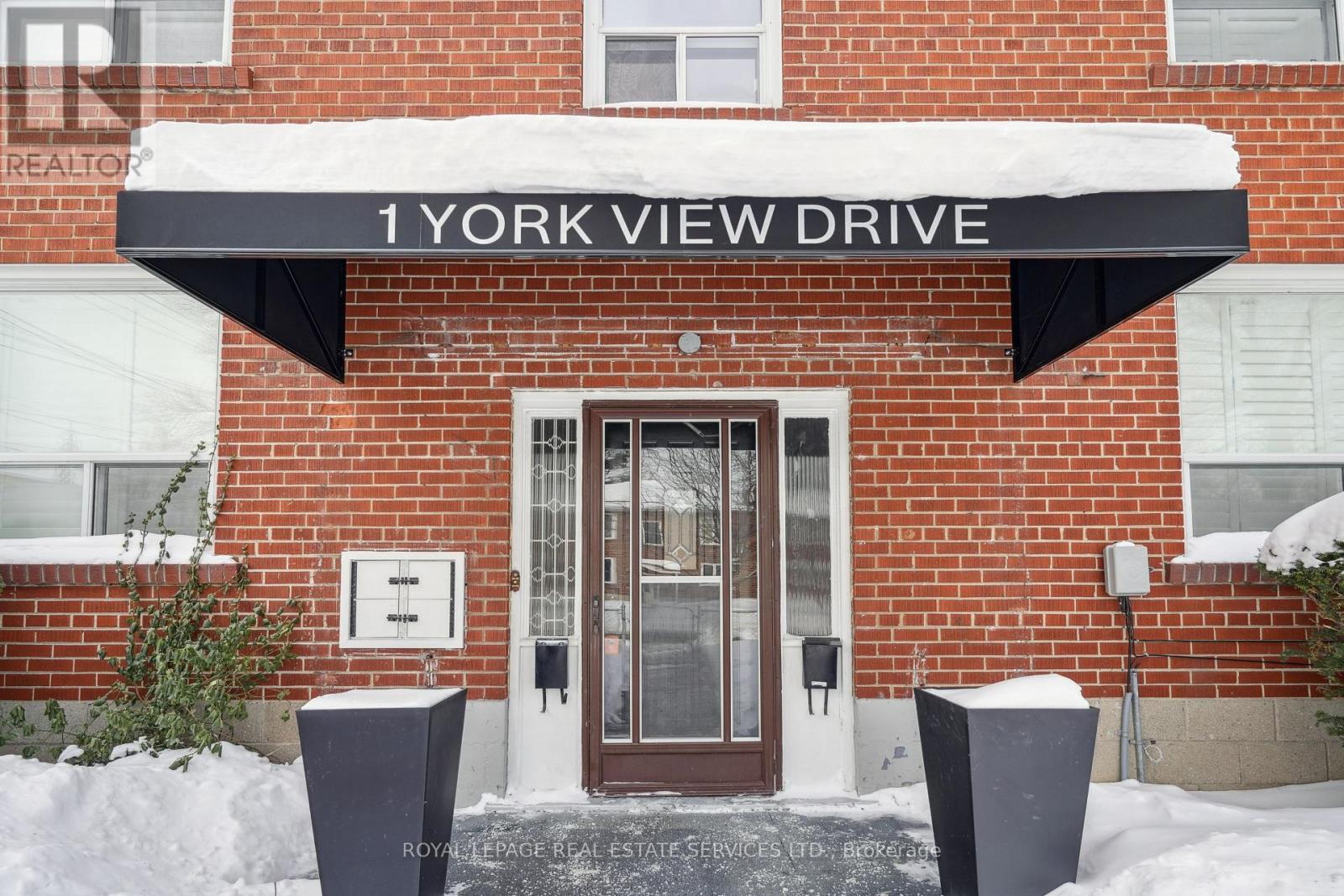 Suite B - 1 Yorkview Drive, Toronto, Ontario  M8Z 2E7 - Photo 2 - W12751454