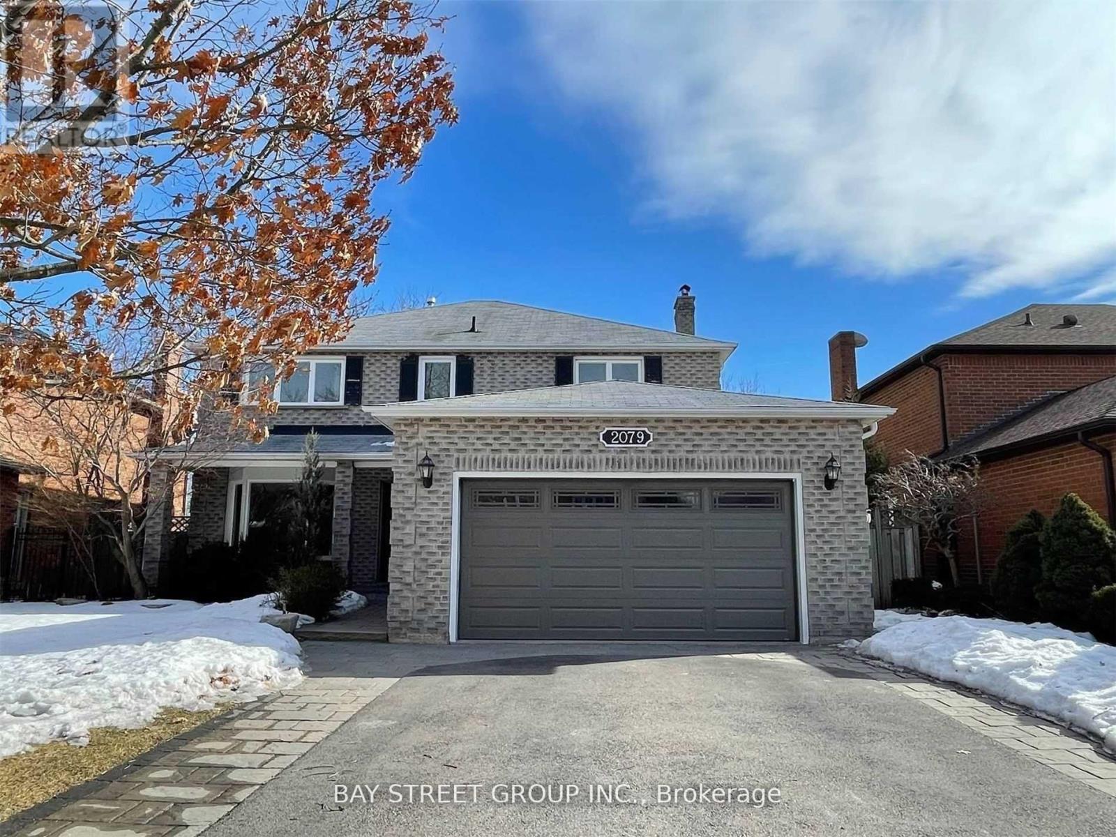2079 PINEVIEW DRIVE, Oakville, Ontario