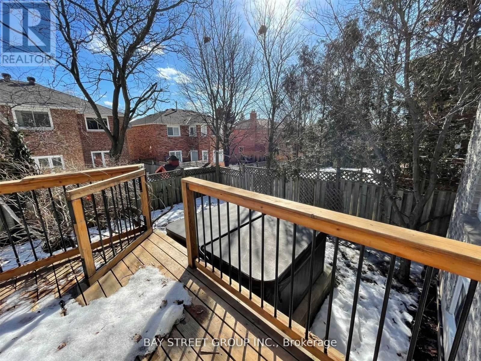 2079 Pineview Drive, Oakville, Ontario  L6H 5M5 - Photo 20 - W12751456