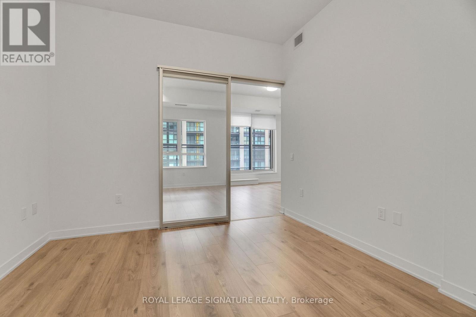 518 - 395 Dundas Street W, Oakville (Go Glenorchy), Ontario  L6M 5R8 - Photo 20 - W12751472