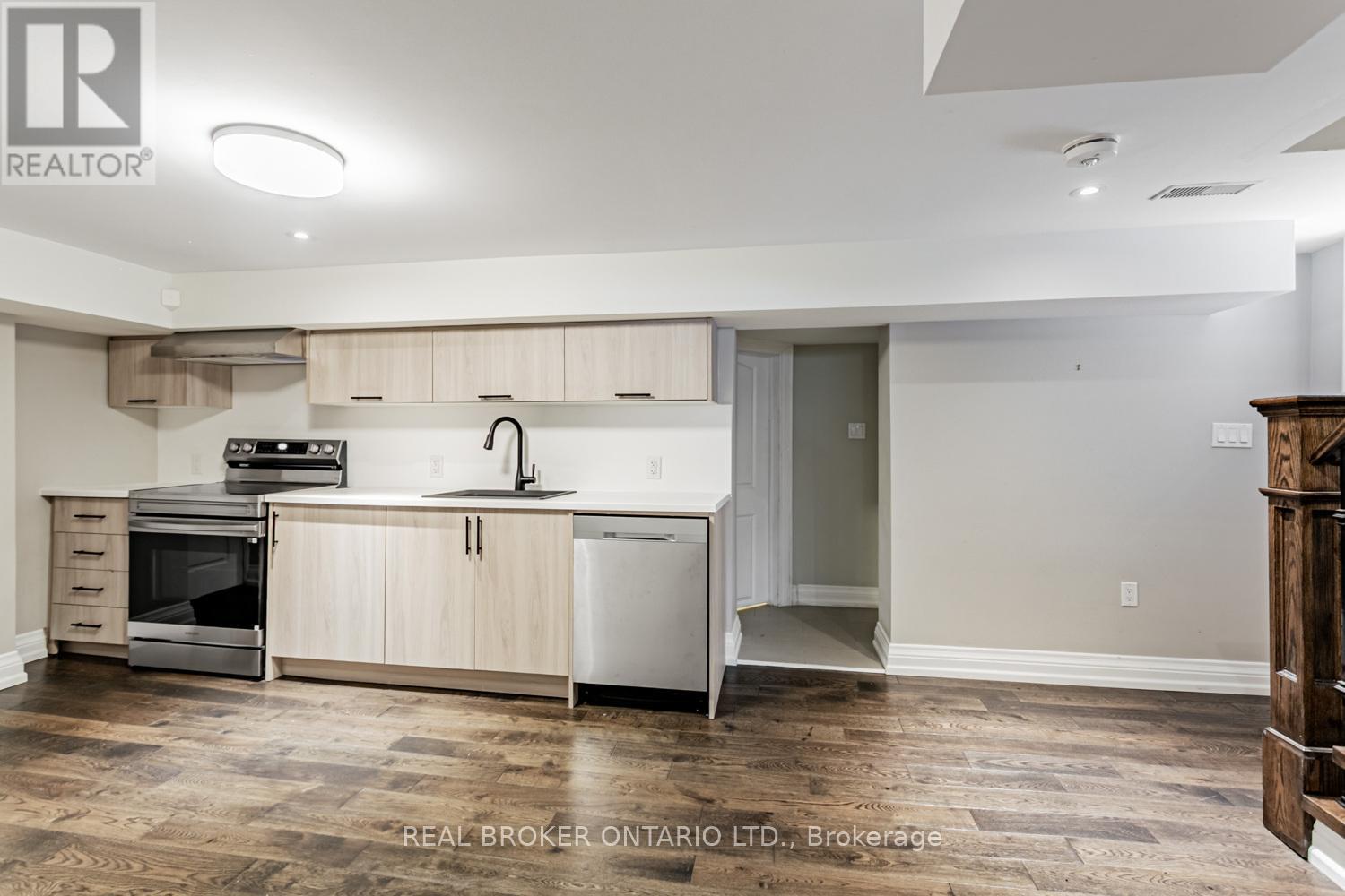 B - 47 Highgate Road, Toronto (Kingsway South), Ontario  M8X 2B4 - Photo 9 - W12751474