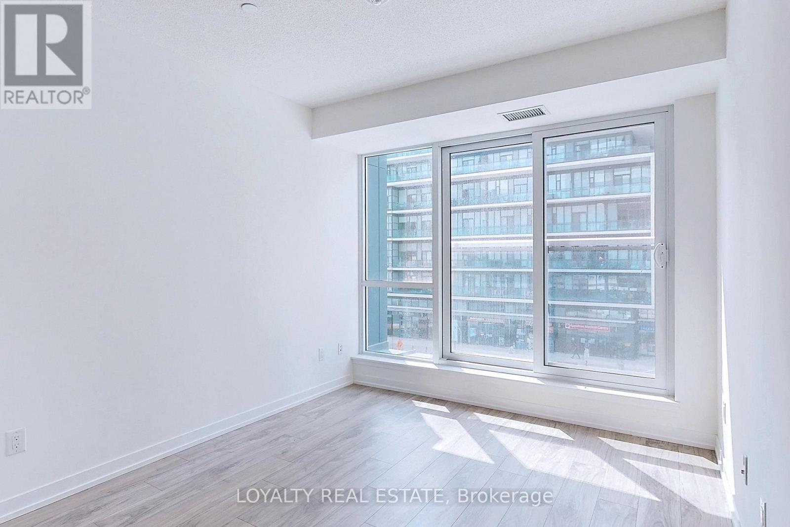 417 - 4065 Confederation Parkway, Mississauga, Ontario  L5B 0L4 - Photo 11 - W12751488