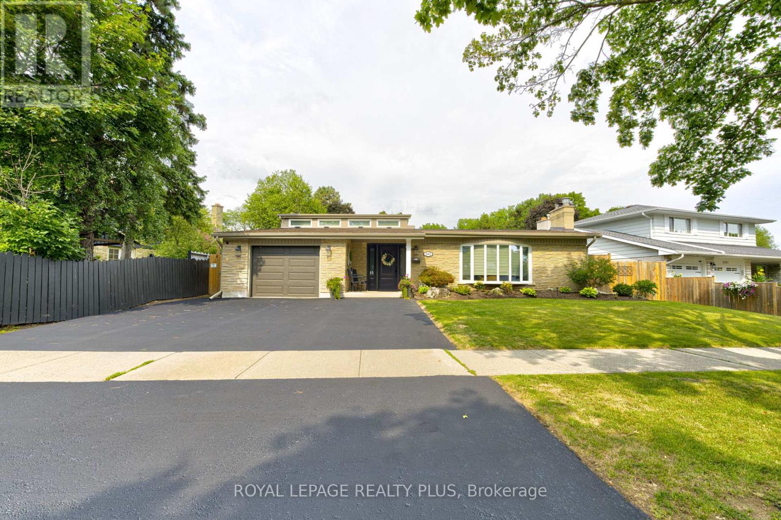 2063 CAVENDISH DRIVE, Burlington, Ontario