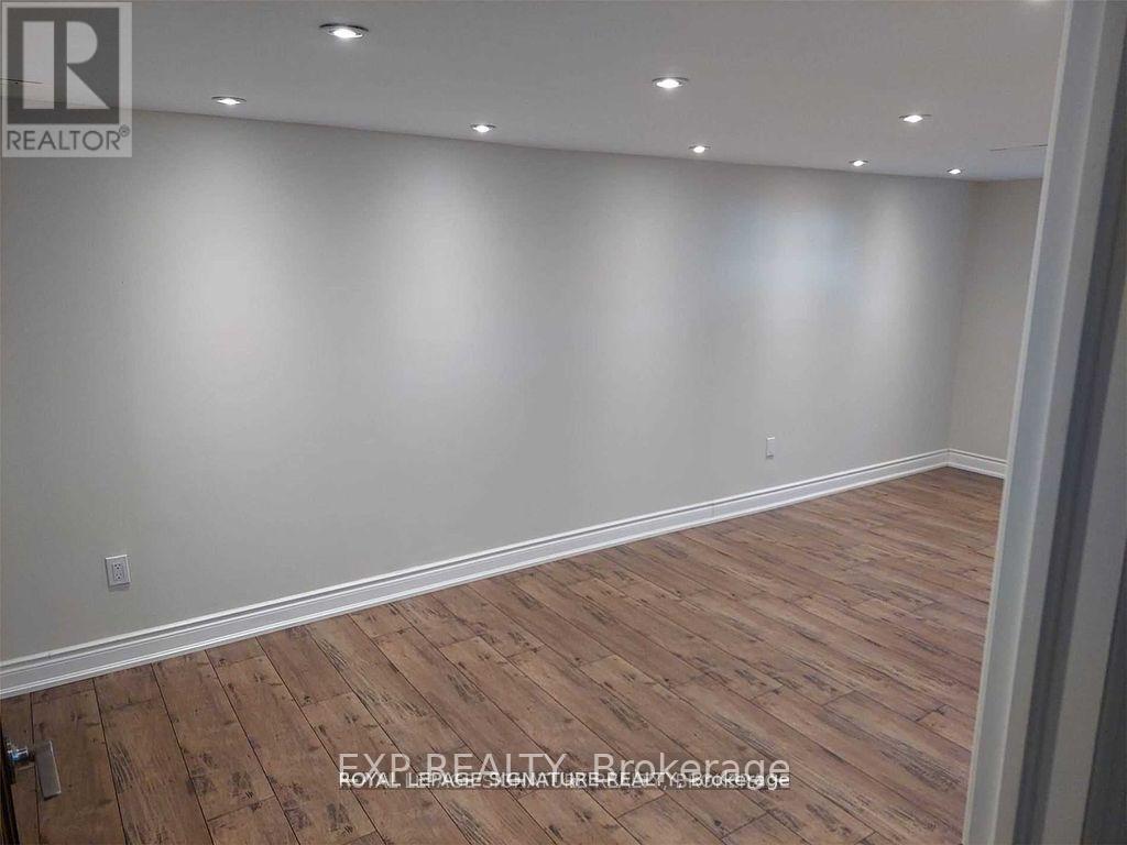 2587 Burslem Road S, Mississauga, Ontario  L5A 2R5 - Photo 8 - W12751500