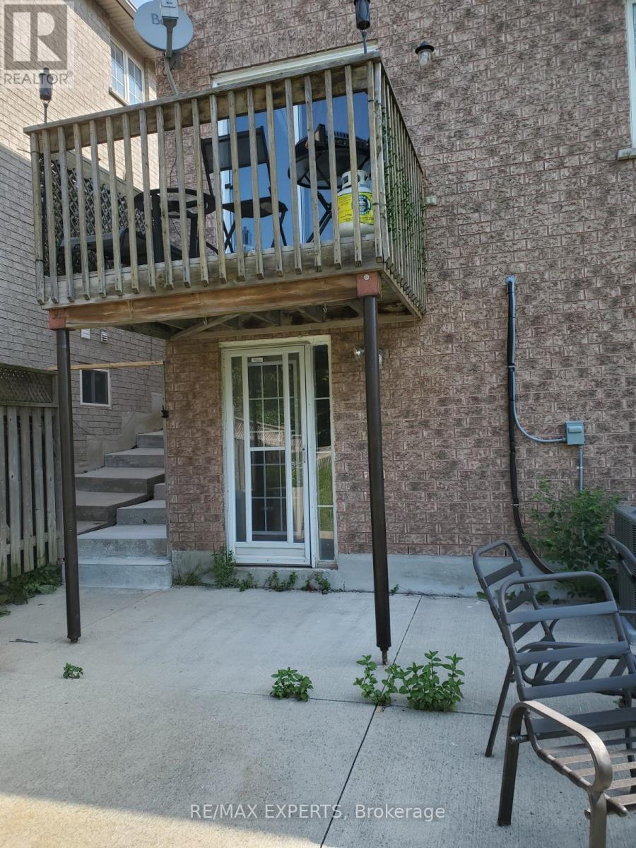 Lower - 43 Eastview Gate, Brampton (Bram East), Ontario  L6P 1M6 - Photo 4 - W12751516