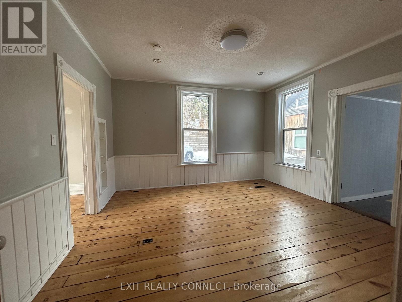 87 Main Street N, Milton (Campbellville), Ontario  L9T 1N4 - Photo 5 - W12751518