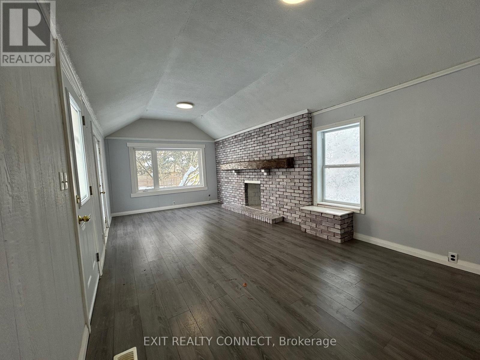 87 Main Street N, Milton (Campbellville), Ontario  L9T 1N4 - Photo 6 - W12751518