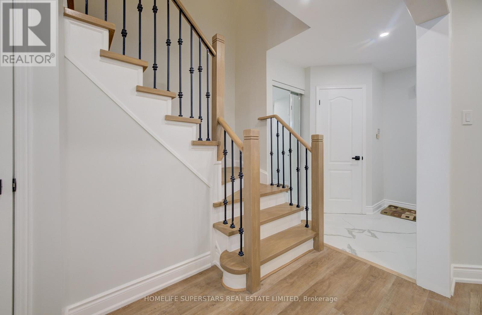 6119 Clover Ridge Crescent, Mississauga, Ontario  L5N 7B2 - Photo 9 - W12751522