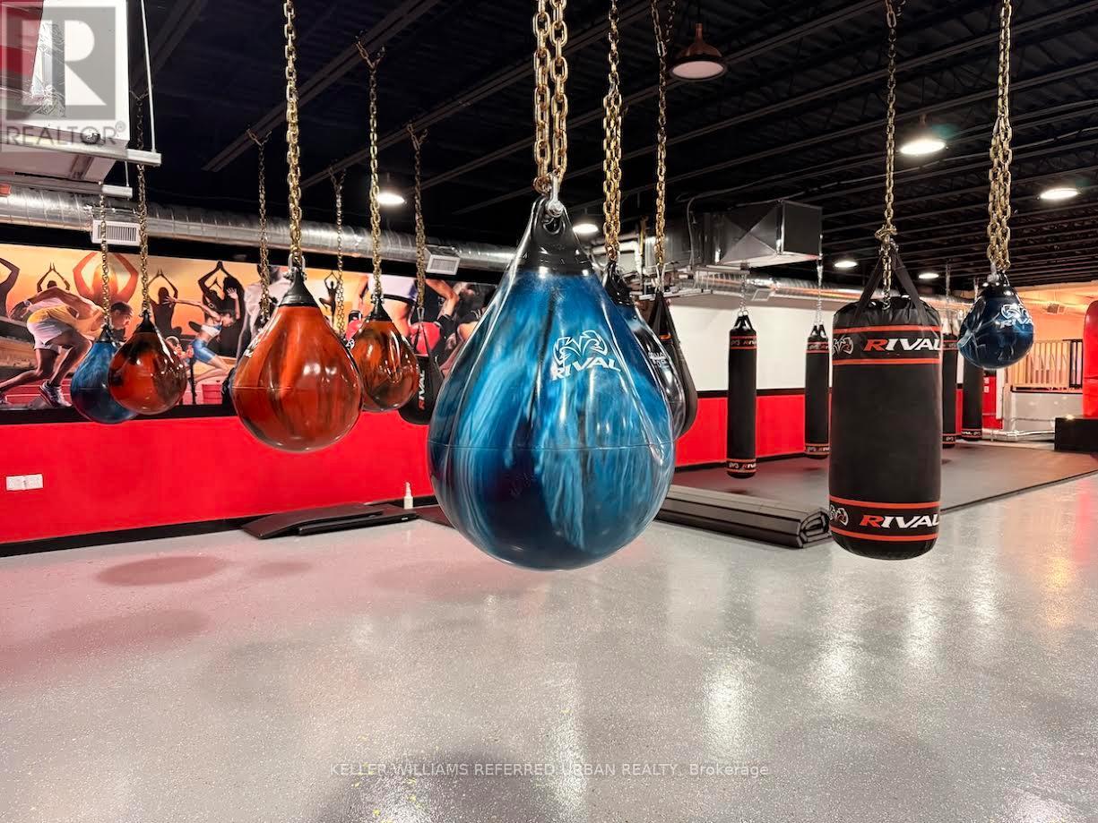 2261 Dundas Street W, Toronto, Ontario  M6R 1X6 - Photo 6 - W12751552