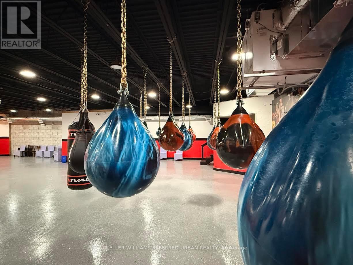 2261 Dundas Street W, Toronto, Ontario  M6R 1X6 - Photo 8 - W12751552