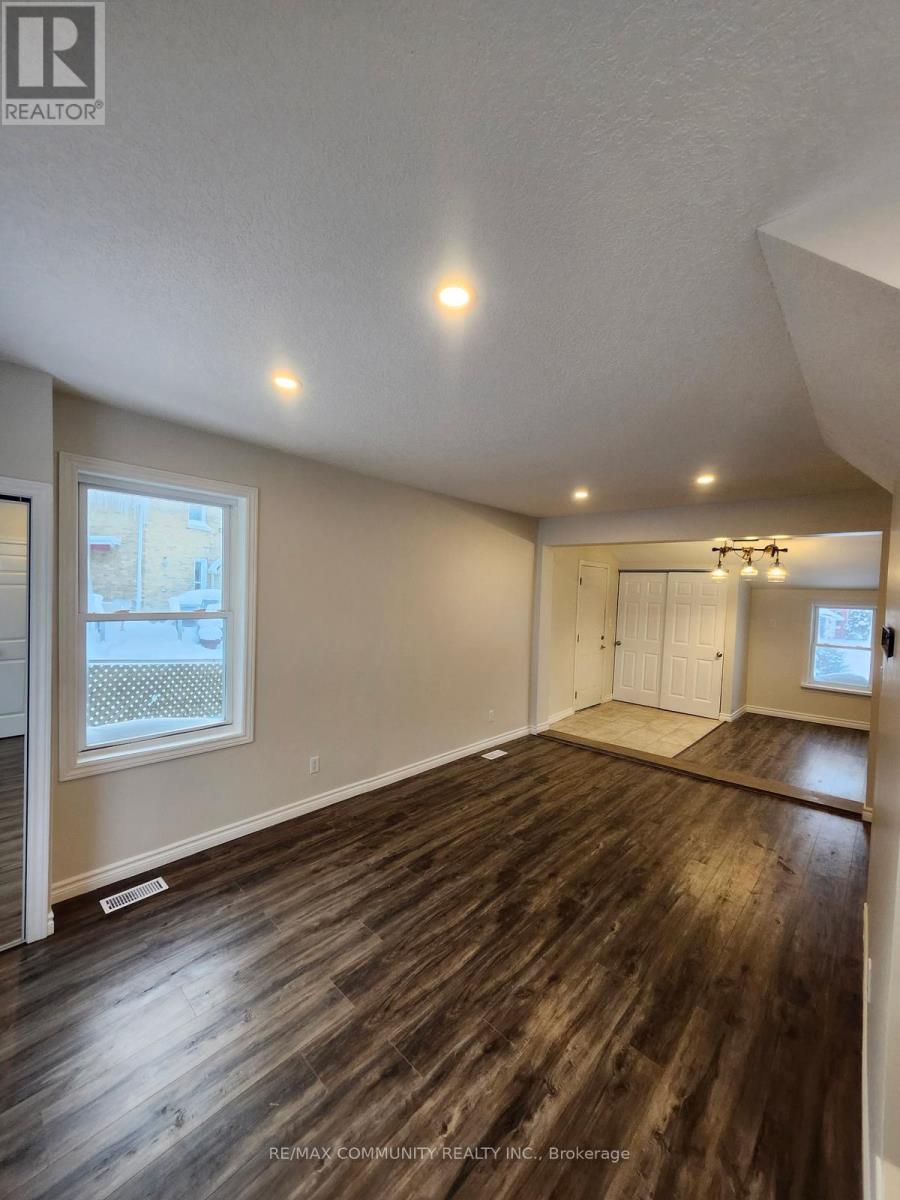 E - 115 Frederick Street, Wellington North, Ontario  N0G 1A0 - Photo 2 - X12751524