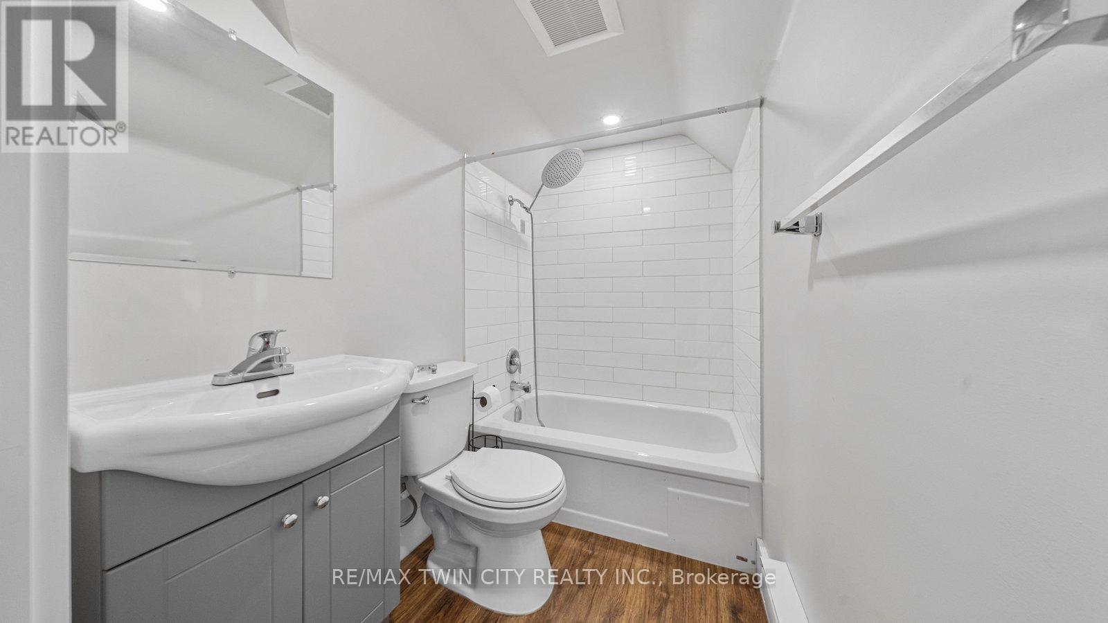 Upper - 50 Arthur Street, Brantford, Ontario  N3S 3H6 - Photo 10 - X12751530