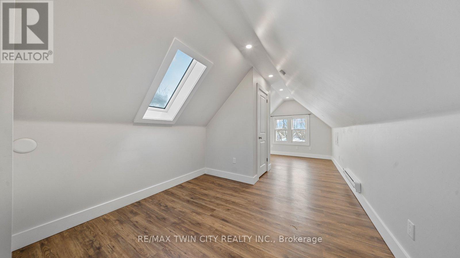 Upper - 50 Arthur Street, Brantford, Ontario  N3S 3H6 - Photo 11 - X12751530