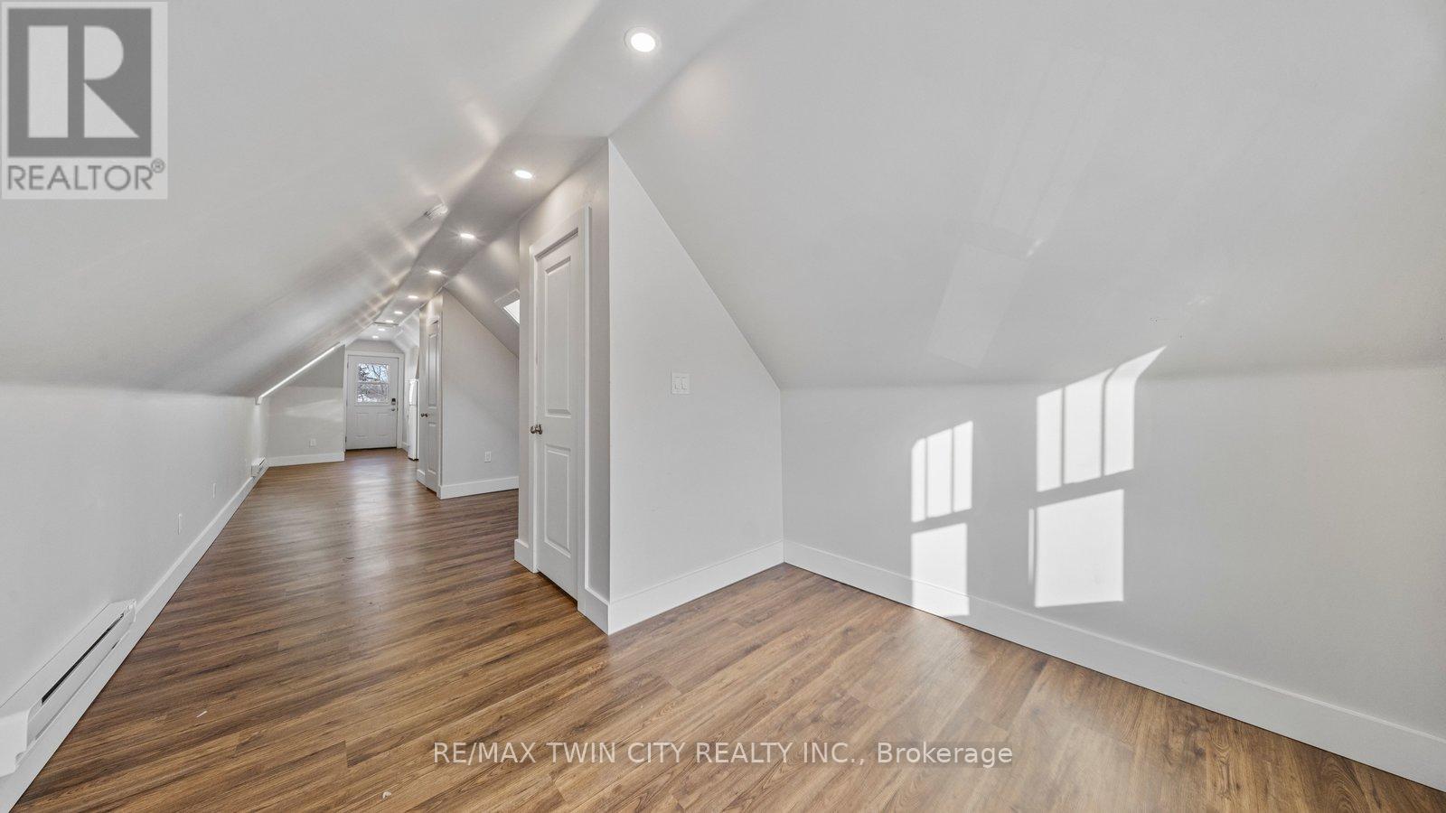 Upper - 50 Arthur Street, Brantford, Ontario  N3S 3H6 - Photo 14 - X12751530