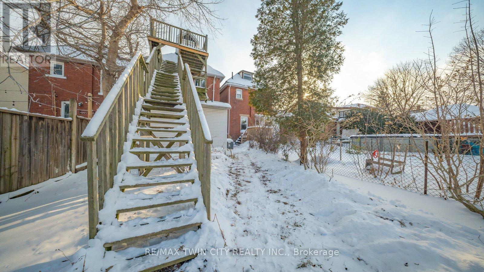 Upper - 50 Arthur Street, Brantford, Ontario  N3S 3H6 - Photo 3 - X12751530