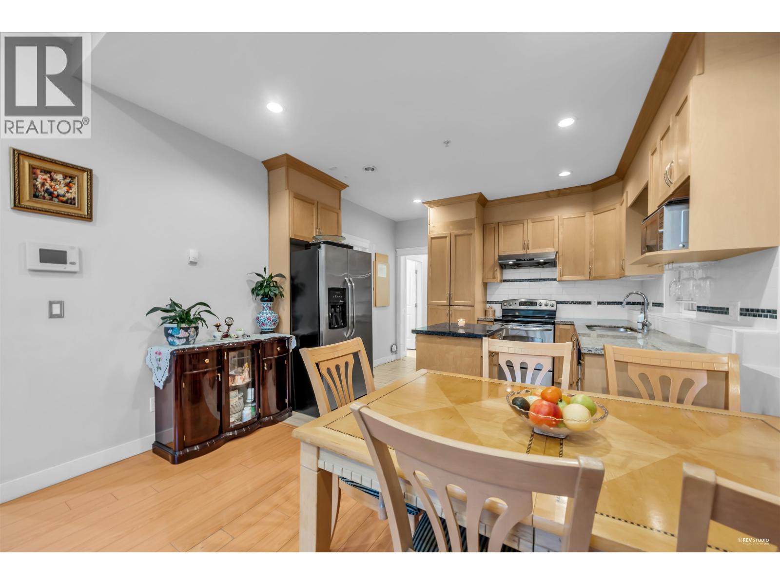 312 Strand Avenue, New Westminster, British Columbia  V3L 3J2 - Photo 6 - R3085352