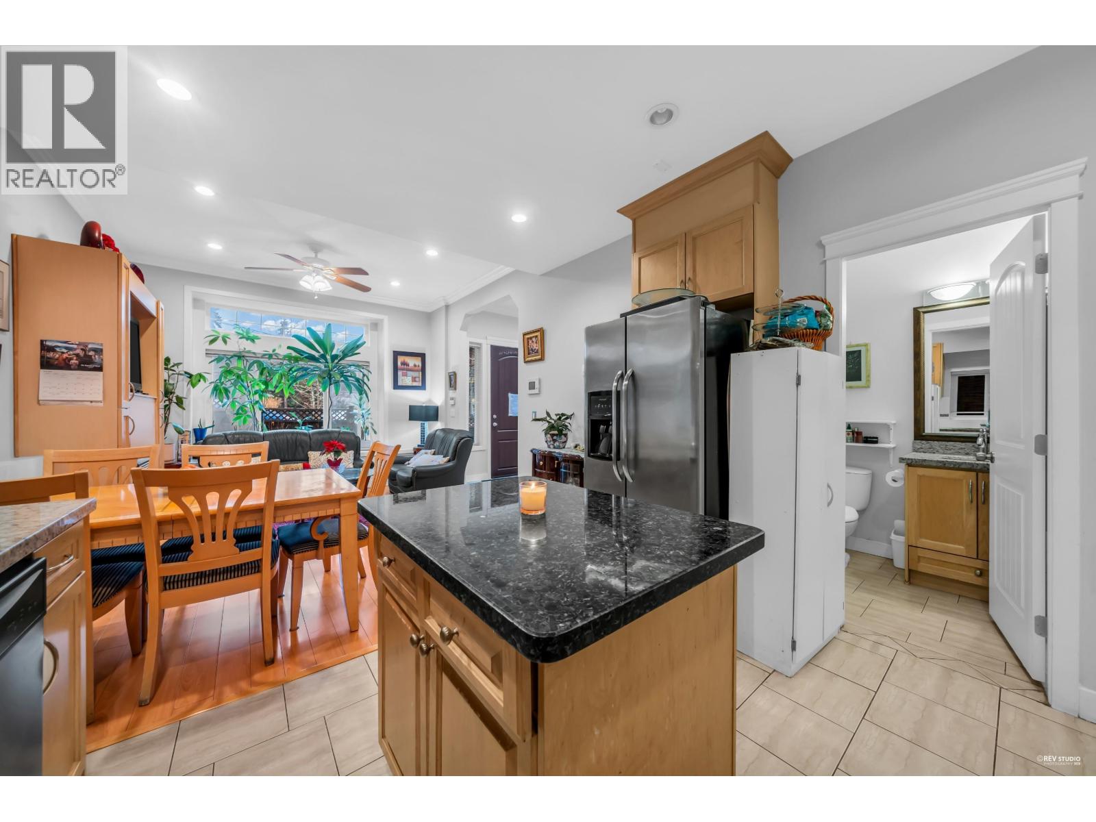 312 Strand Avenue, New Westminster, British Columbia  V3L 3J2 - Photo 11 - R3085352