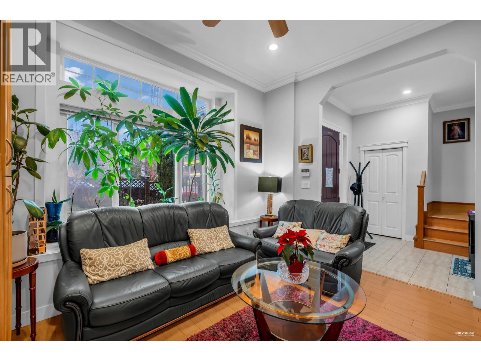 312 Strand Avenue, New Westminster, British Columbia  V3L 3J2 - Photo 2 - R3085352