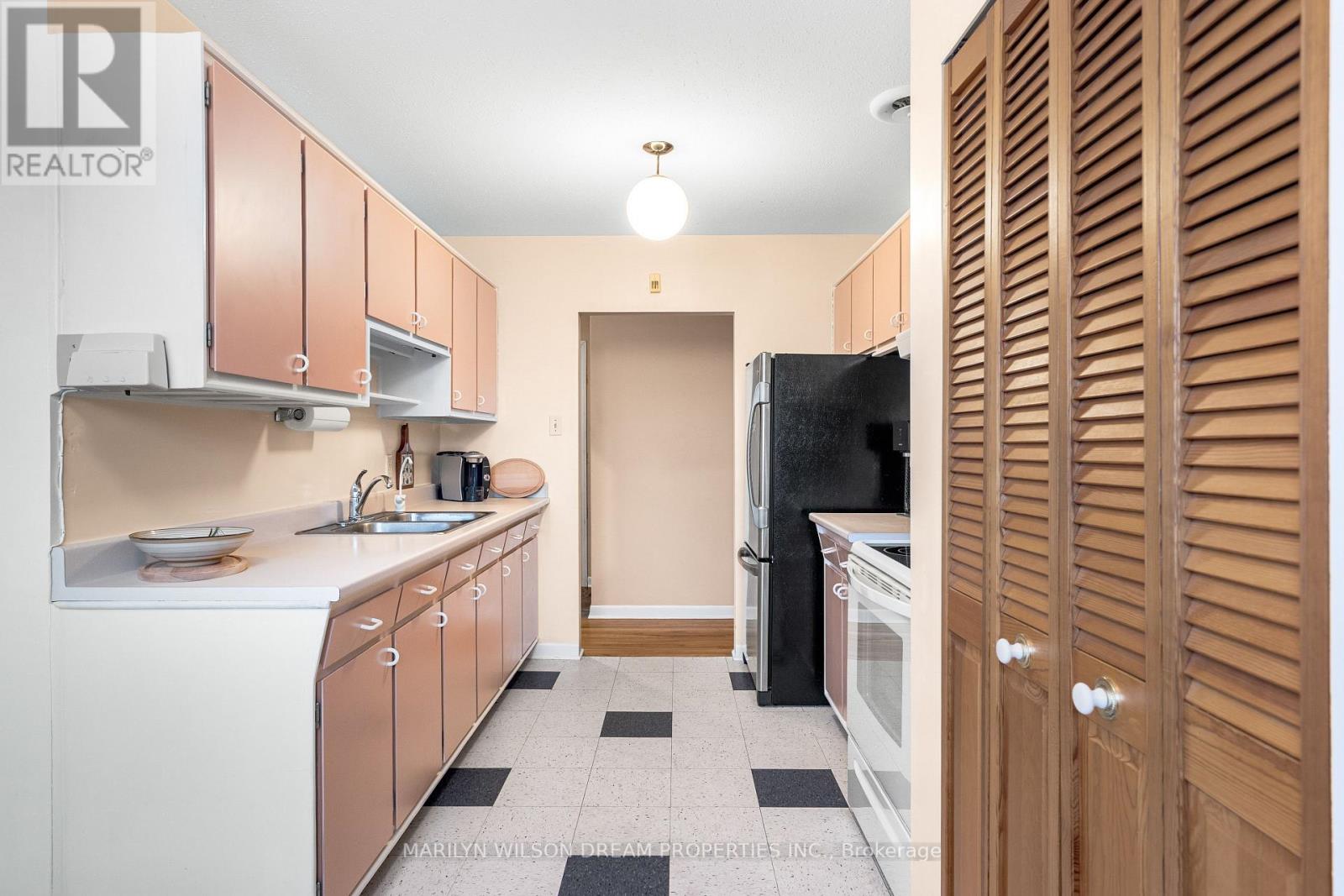 2422 Magnus Avenue, Ottawa, Ontario  K1G 1J8 - Photo 13 - X12749994