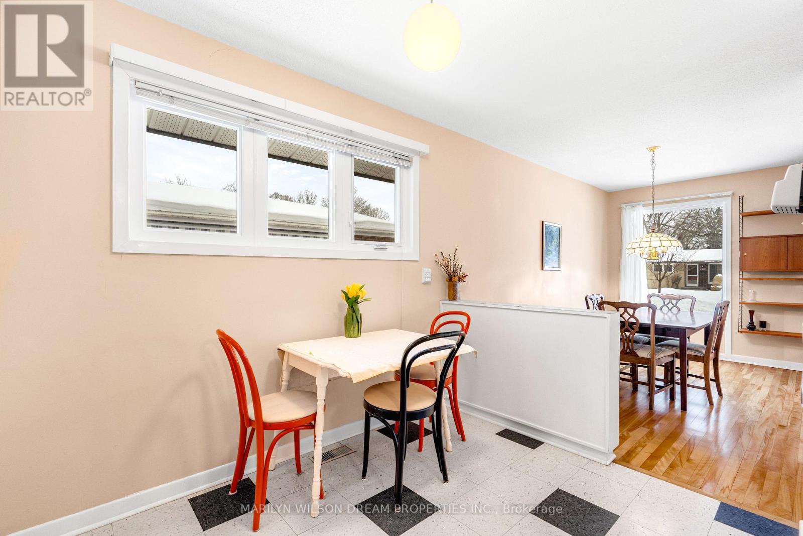 2422 Magnus Avenue, Ottawa, Ontario  K1G 1J8 - Photo 12 - X12749994