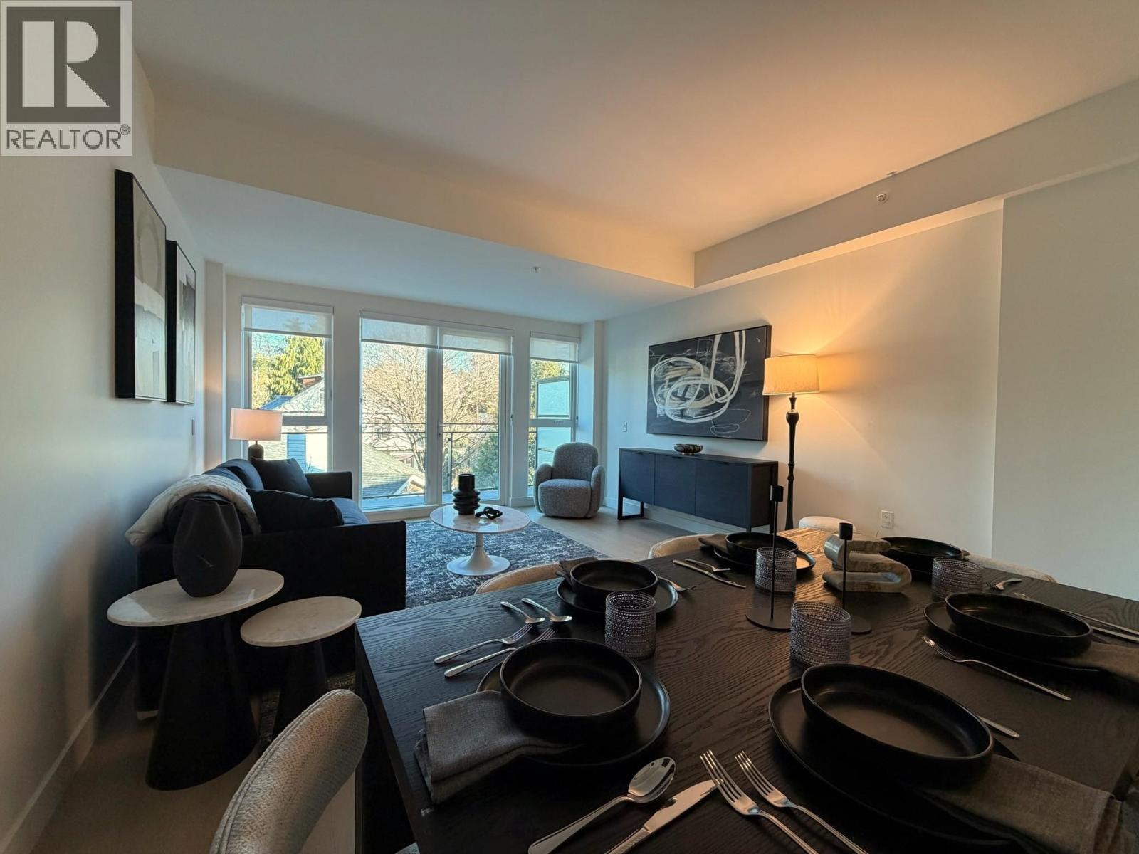 419 422 E 3rd Street, North Vancouver, British Columbia  V7L 0K1 - Photo 3 - R3085810