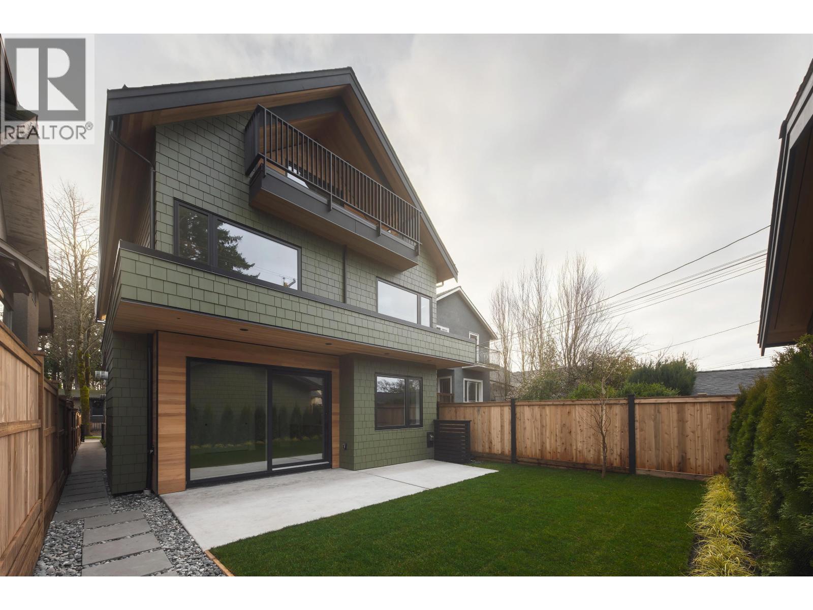 2 2755 W 11th Avenue, Vancouver, British Columbia  V6K 2L8 - Photo 1 - R3085813