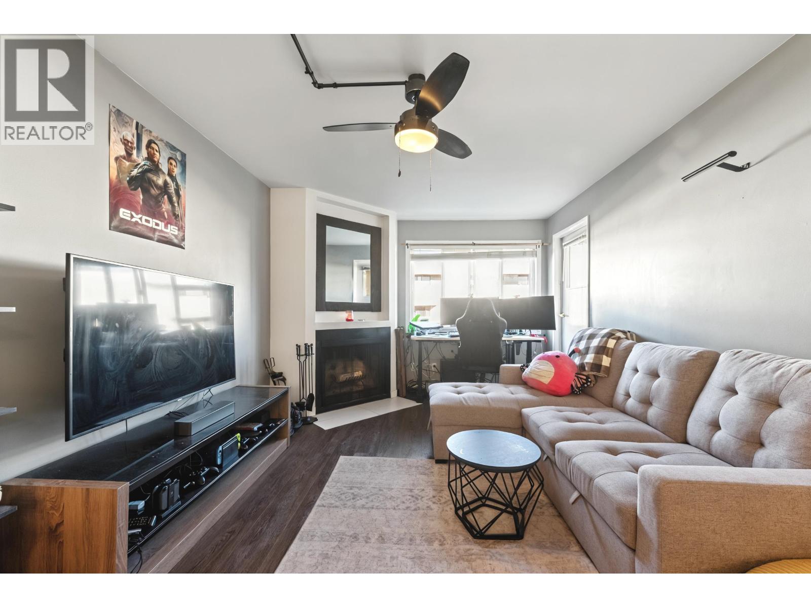 301 1209 Howie Avenue, Coquitlam, British Columbia  V3J 1T9 - Photo 3 - R3085833