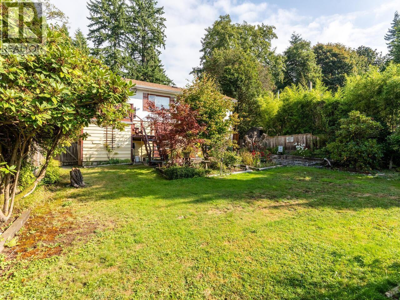 1689 Peters Road, North Vancouver, British Columbia  V1J 1Y7 - Photo 2 - R3085845