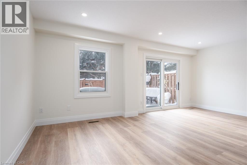 27 Queenston Drive, Kitchener, Ontario N2B 2T8 - Photo 14 - 40802188