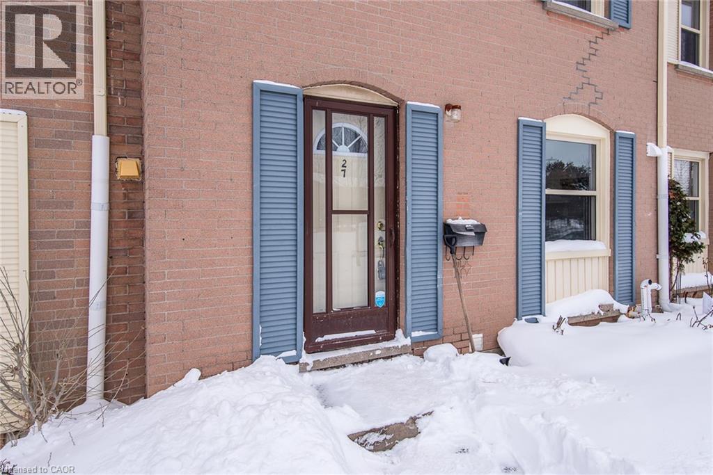 27 Queenston Drive, Kitchener, Ontario N2B 2T8 - Photo 2 - 40802188