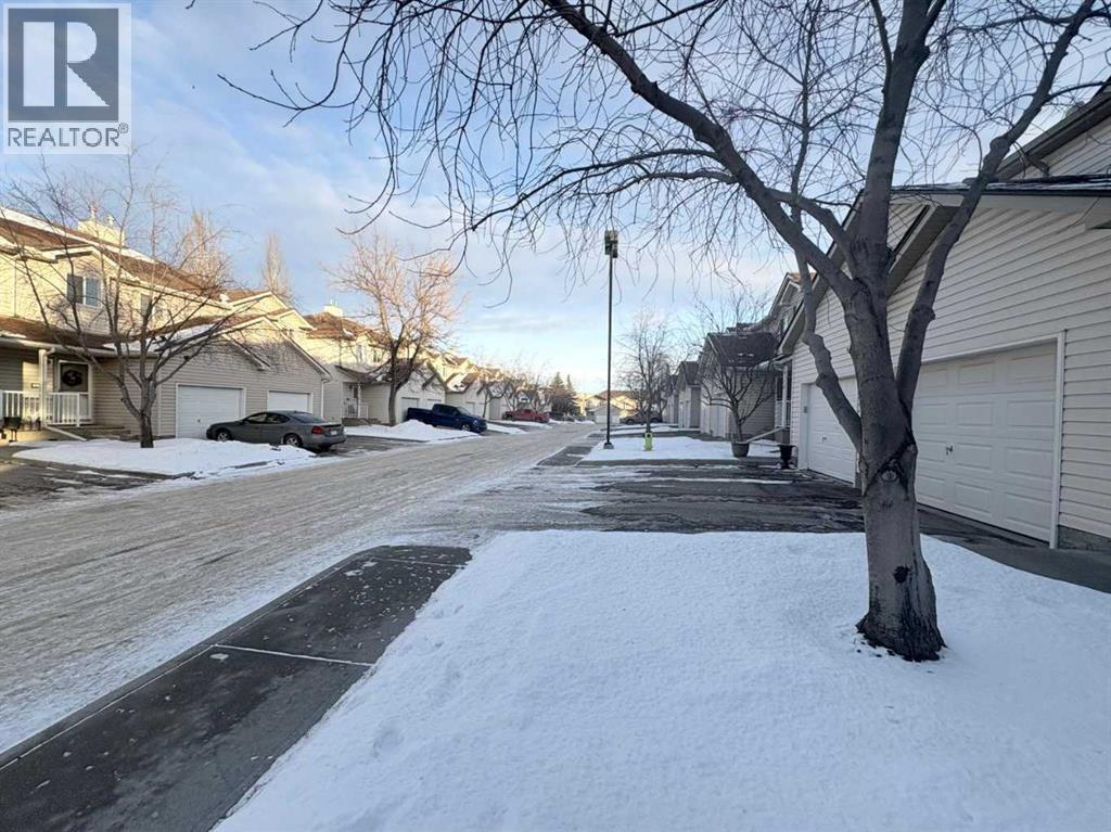 136 Douglas Glen Park Se, Calgary, Alberta  T2Z 3Z3 - Photo 3 - A2279945