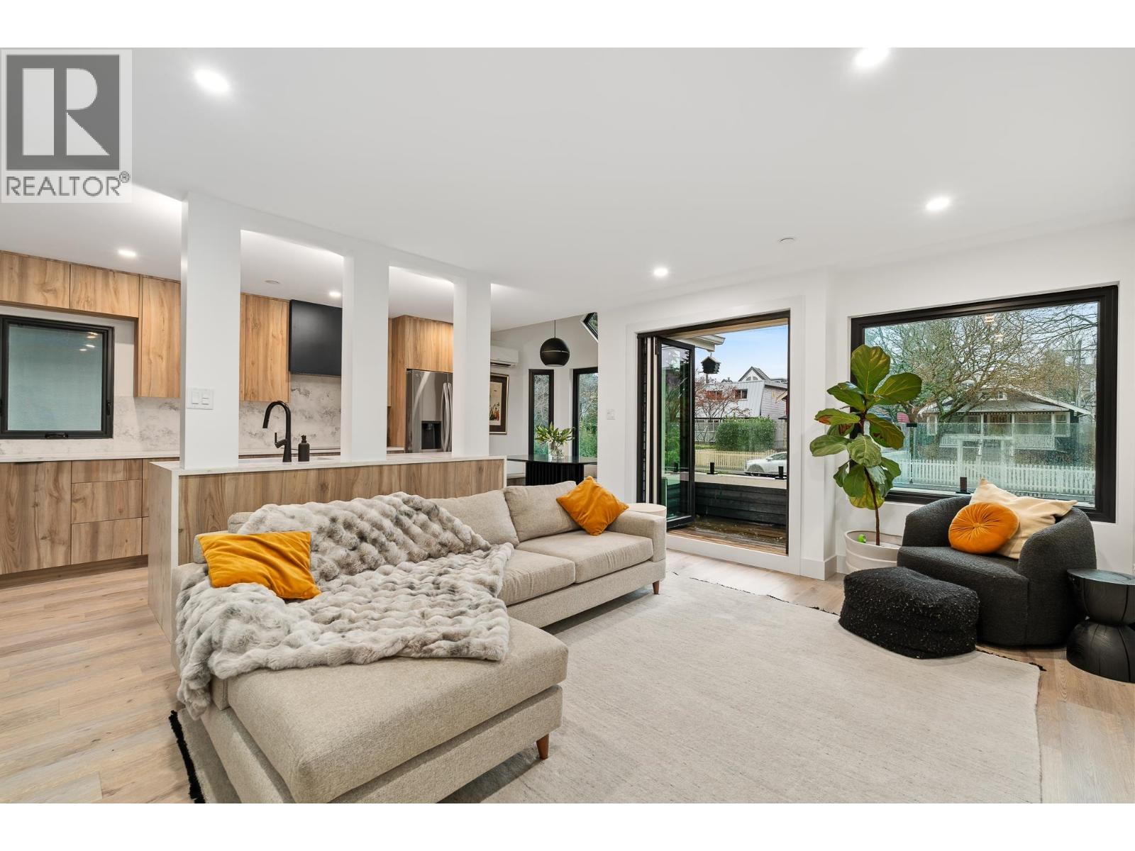 3232 W 5TH AVENUE, Vancouver, British Columbia