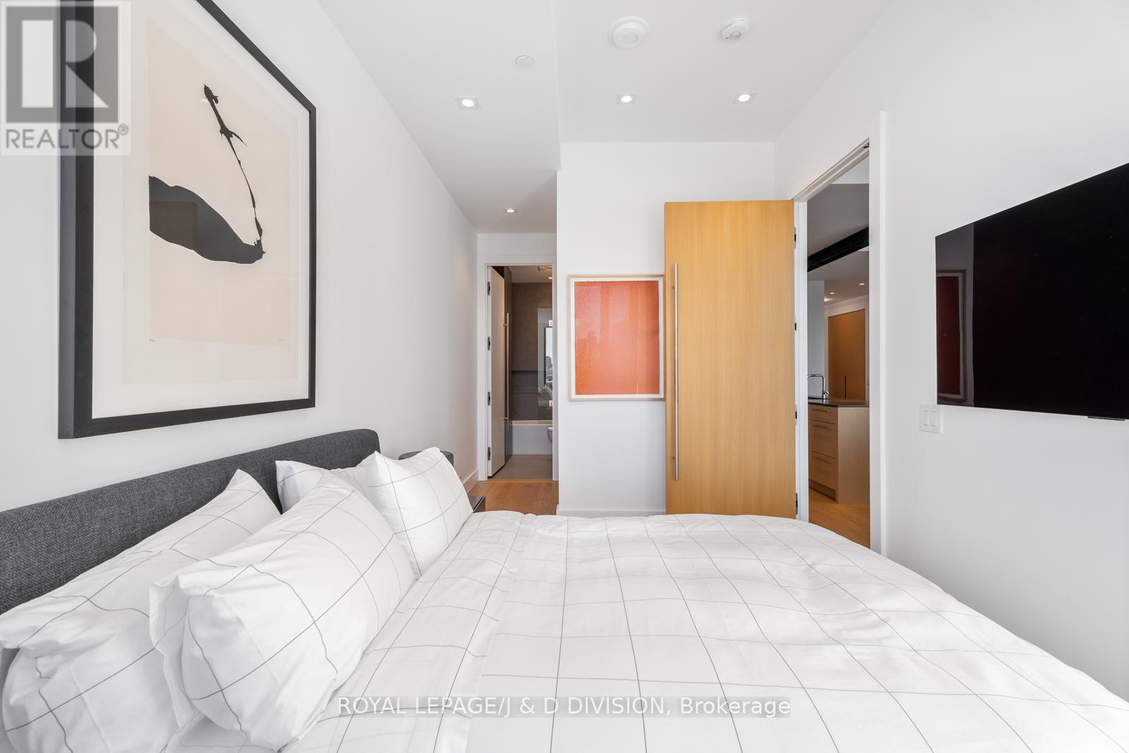 710 - 1 Strathgowan Avenue, Toronto, Ontario  M4N 0B3 - Photo 19 - C12751560