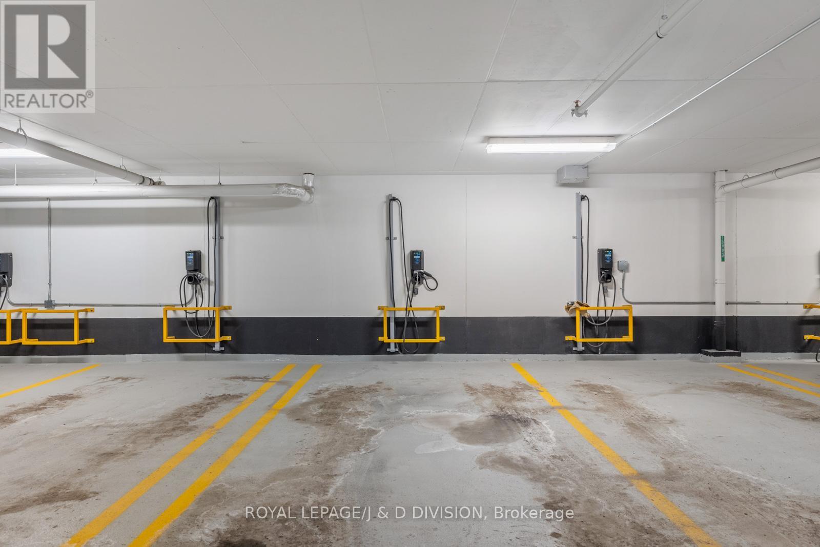 710 - 1 Strathgowan Avenue, Toronto, Ontario  M4N 0B3 - Photo 33 - C12751560