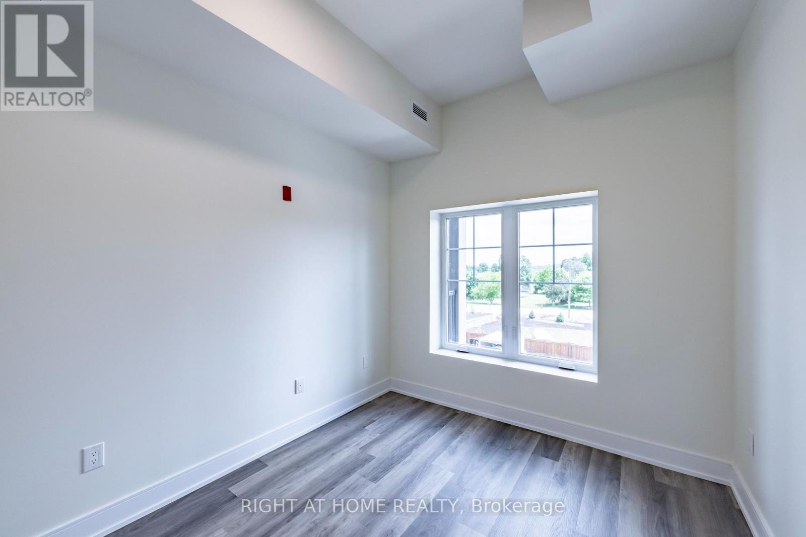 321 - 121 Mary Street, Clearview, Ontario  L0M 1G0 - Photo 14 - S12751566