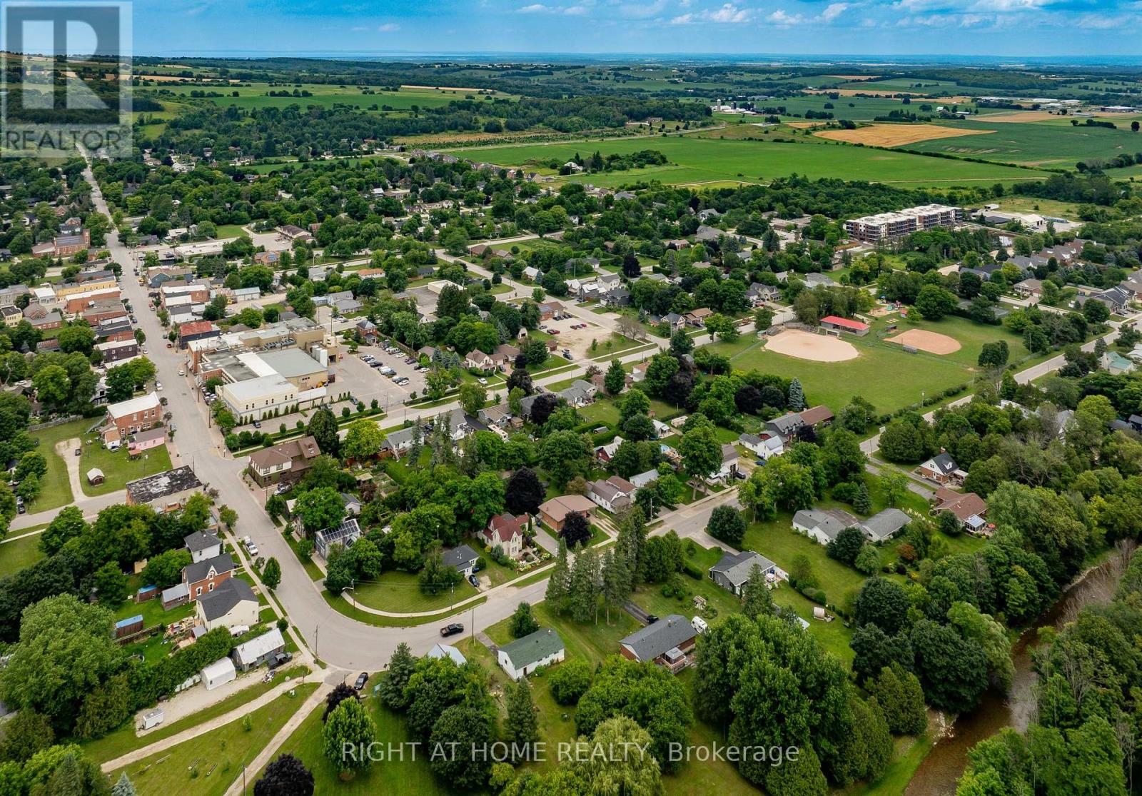 321 - 121 Mary Street, Clearview, Ontario  L0M 1G0 - Photo 7 - S12751566