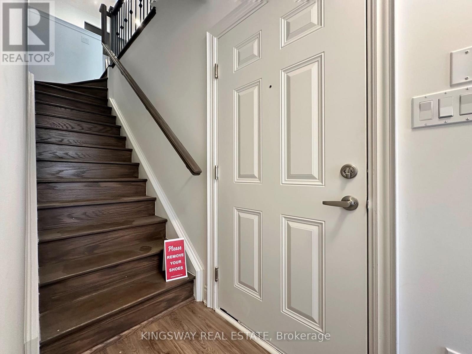 57 - 30 Lunar Crescent, Mississauga, Ontario  L5M 2R5 - Photo 4 - W12751574