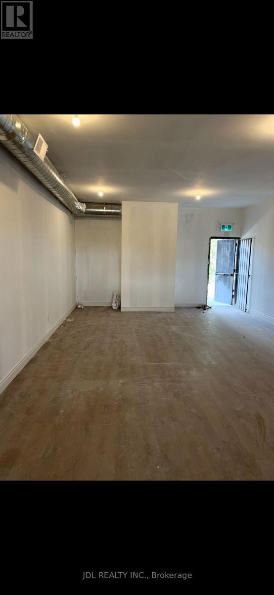 2561 Hurontario Street, Mississauga, Ontario  L5A 2G4 - Photo 3 - W12751578