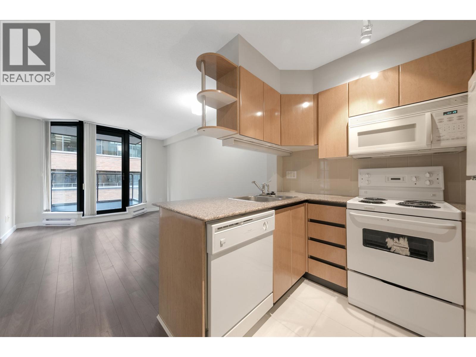 309 1189 Howe Street, Vancouver, British Columbia  V6Z 2X4 - Photo 2 - R3085814