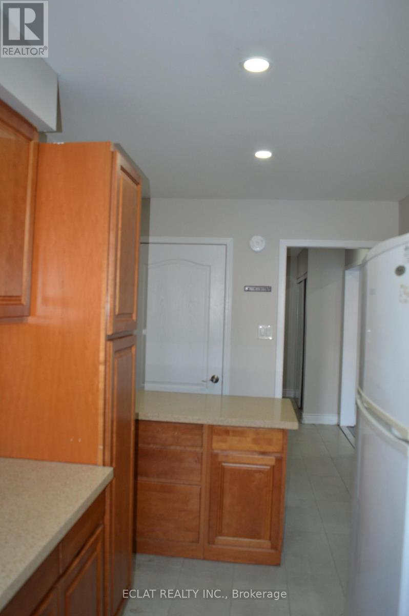 6 Dutch Crescent, Brampton, Ontario  L6Y 3V9 - Photo 17 - W12747724