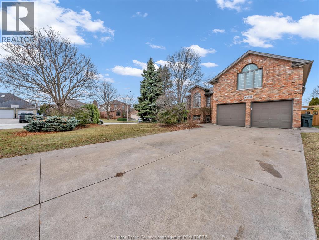 13090 Parkland Crescent, Tecumseh, Ontario  N8N 4V6 - Photo 2 - 26002399