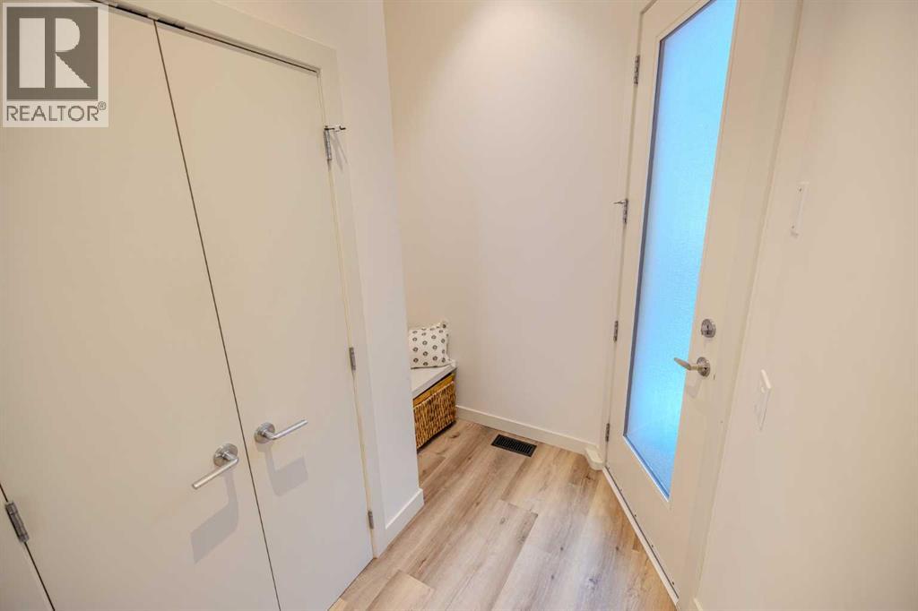 2, 1930 36 Street Sw, Calgary, Alberta  T3E 2Y9 - Photo 4 - A2276885