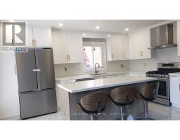 UPPER - 200 FORSYTH ROAD, Newmarket, Ontario