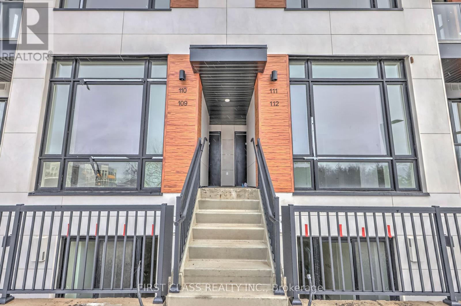 110 - 10 Steckley House Lane, Richmond Hill, Ontario  L4S 0N1 - Photo 2 - N12751612