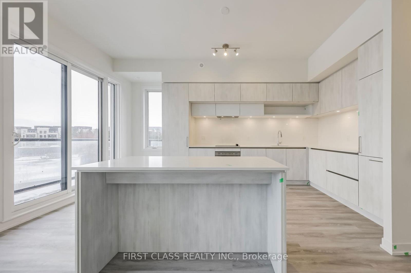 110 - 10 Steckley House Lane, Richmond Hill, Ontario  L4S 0N1 - Photo 4 - N12751612