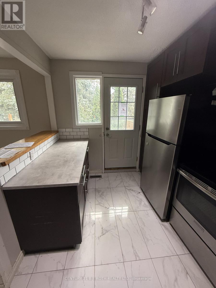 A7 - 63 Ferris Lane, Barrie, Ontario  L4M 5C4 - Photo 7 - S12751626